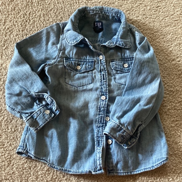 EUC Gap 3T soft denim shirt - Picture 6 of 6